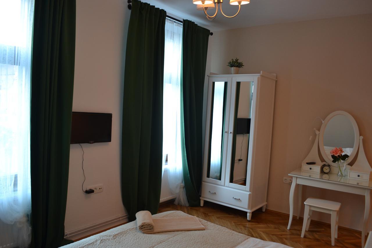 Casa Krone - Piata Sfatului Брашов Екстериор снимка