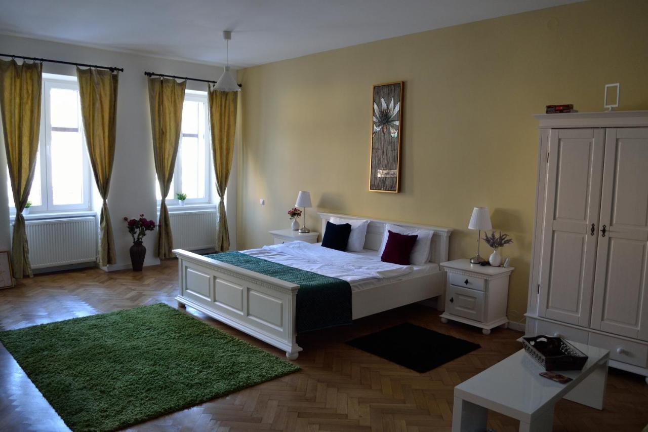 Casa Krone - Piata Sfatului Брашов Екстериор снимка