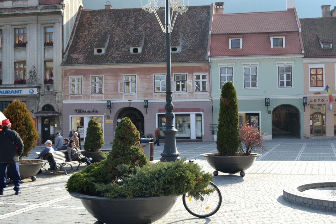 Casa Krone - Piata Sfatului Брашов Екстериор снимка